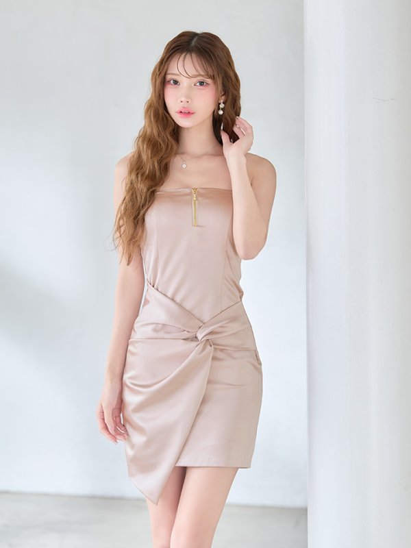 ピンクベージュ　モデル：るりぴ　身長：165cm　着用サイズ：Sサイズ