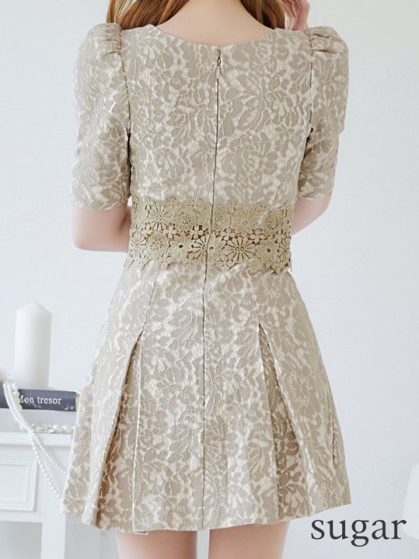 画像9: XS-Lサイズあり【Donia Quinn / ドニアクイーン】 総レース/ バストカット/ 袖あり/ パフスリーブ/ ボタンデザイン/ ボックスプリーツ/ ミニドレス/ キャバドレス[OF05]