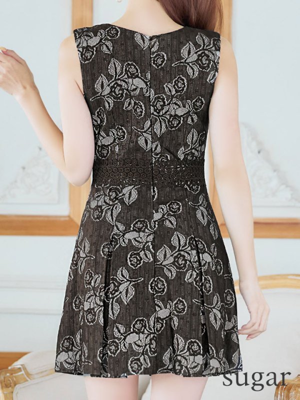 画像27: XS-Lサイズあり【Donia Quinn / ドニアクイーン】 フラワーレース/ ドットレース/ バストギャザー/ パールボタン/ ノースリーブ/ プリーツ/ Aライン/ フレア/ ミニドレス/ キャバドレス[OF05]