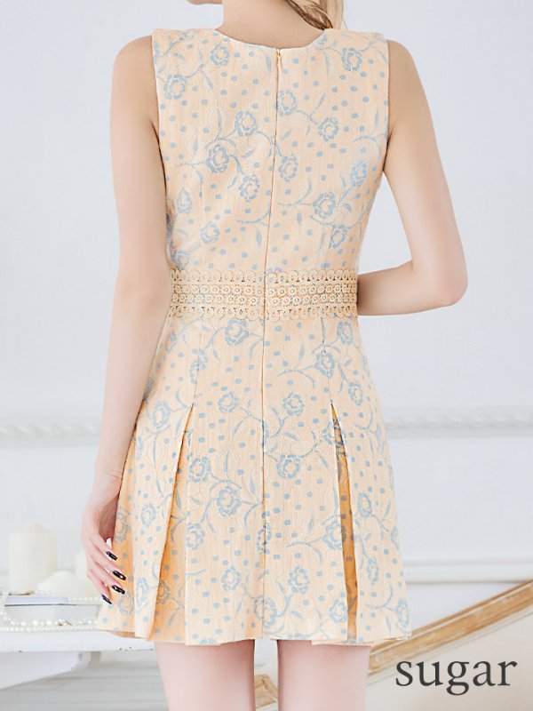 画像18: XS-Lサイズあり【Donia Quinn / ドニアクイーン】 フラワーレース/ ドットレース/ バストギャザー/ パールボタン/ ノースリーブ/ プリーツ/ Aライン/ フレア/ ミニドレス/ キャバドレス[OF05]