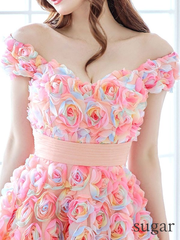 オレンジピンク モデル:真優川咲 身長:158cm 着用サイズ:8号(Sサイズ)