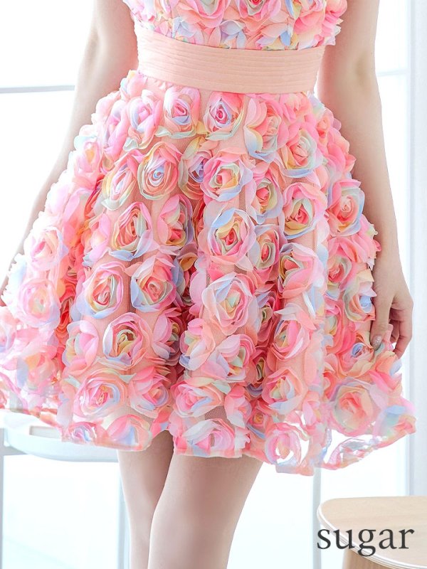 オレンジピンク モデル:真優川咲 身長:158cm 着用サイズ:8号(Sサイズ)