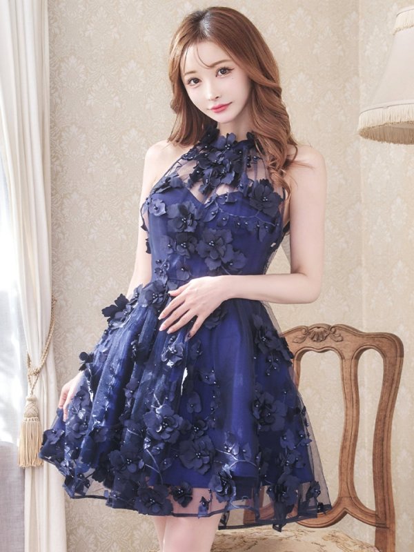 ネイビー モデル:真優川咲 身長:158cm 着用サイズ:8号(Sサイズ)