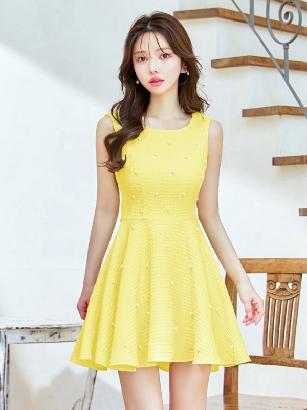 ソフトイエロー モデル:ゆめ 身長:160cm:8号(Sサイズ)