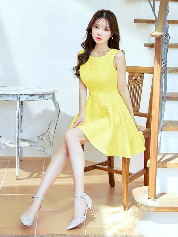 ソフトイエロー モデル:ゆめ 身長:160cm:8号(Sサイズ)