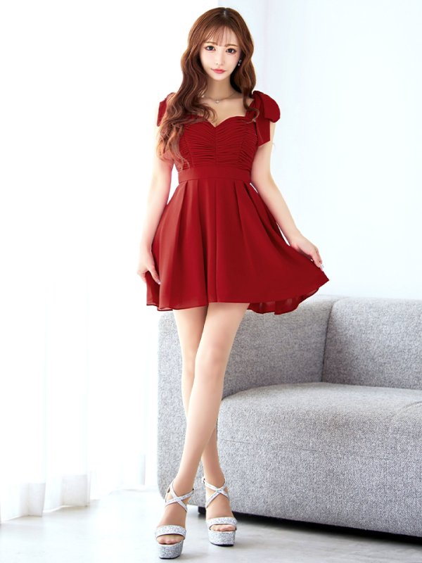 ダークレッド　モデル：真優川咲　身長：158cm　着用サイズ：8号(Sサイズ)