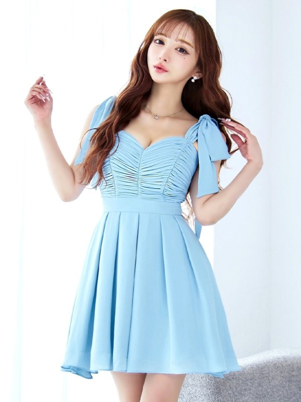 パウダーブルー　モデル：真優川咲　身長：158cm　着用サイズ：8号(Sサイズ)