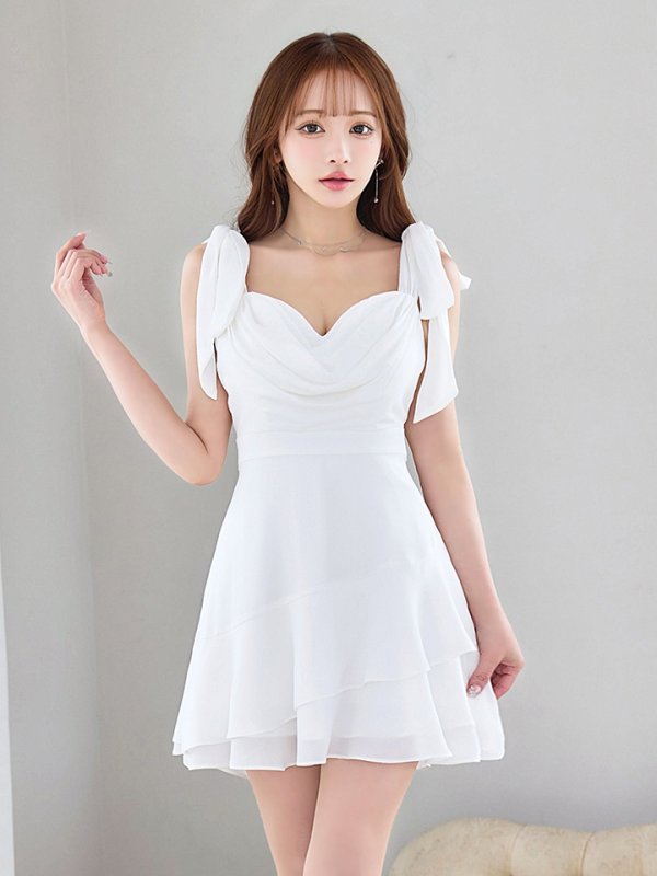 アイボリー モデル：真優川咲　身長：158cm　着用サイズ：8号(Sサイズ)