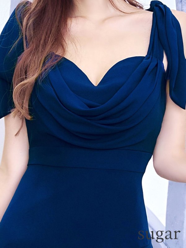 ネイビー モデル：まりん　身長：164cm：8号(Sサイズ)