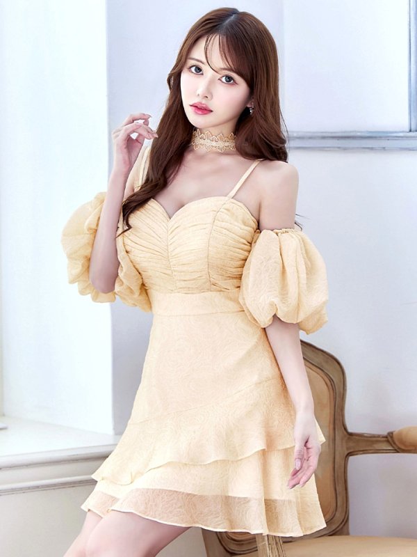 ライトベージュ　 モデル：ゆめ　身長：160cm　着用サイズ：8号(Sサイズ)