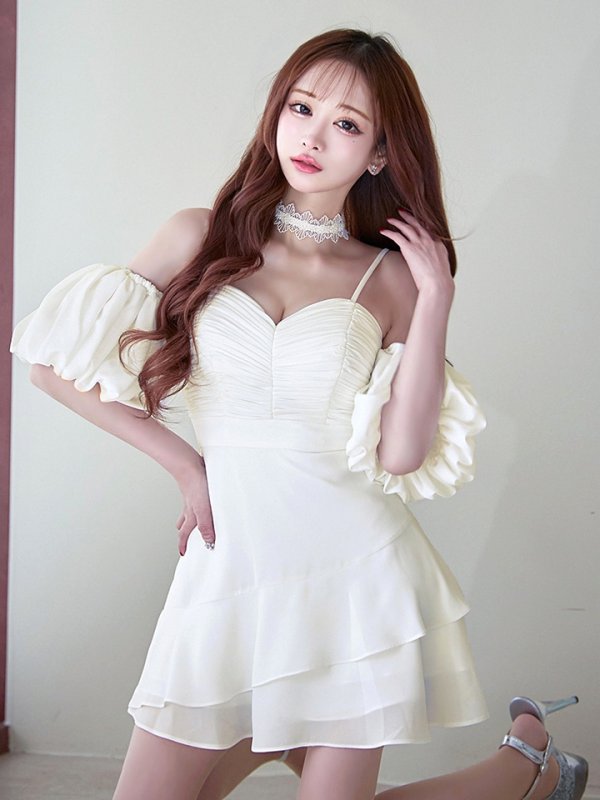 アイボリー　モデル：真優川咲　身長：158cm　着用サイズ：8号(Sサイズ)