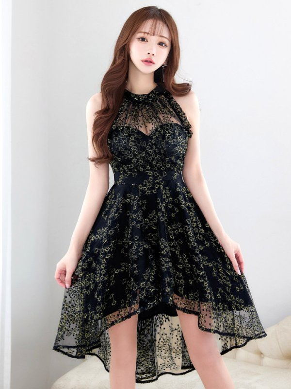 ブラック　モデル：真優川咲　身長：158cm　着用サイズ：8号(Sサイズ)