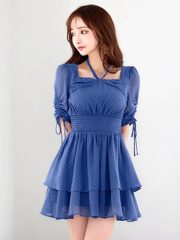 ブルー モデル：真優川咲　身長：158cm　着用サイズ：7号(Sサイズ)