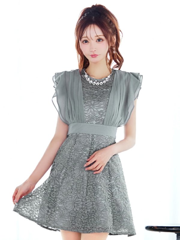 ブルーグレー　モデル：真優川咲　身長：158cm　着用サイズ：8号(Sサイズ)