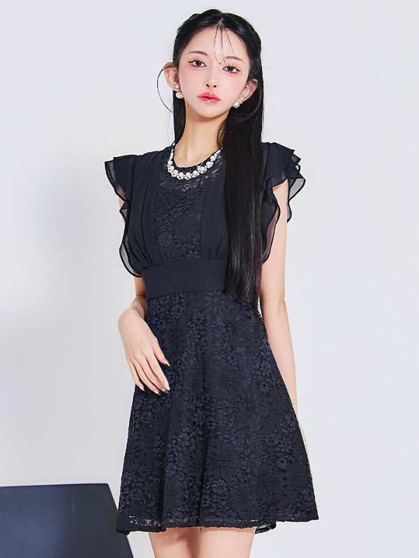 ネイビー モデル：まおちゃる　身長：158cm　着用サイズ：8号(Sサイズ)