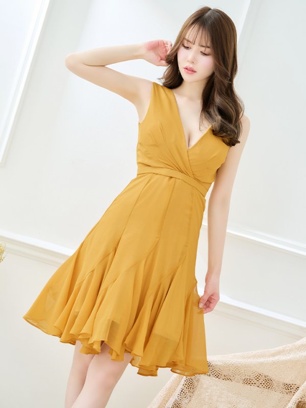 画像3: XSサイズあり【VELIQUE/ヴェリーク】ワンカラー/ タックデザイン/ ノースリーブ/ フレア/ Aライン/ ワンピース/ ひざ丈/ ミディアムドレス/ キャバドレス【HC02】