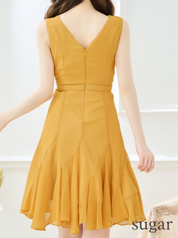 画像9: XSサイズあり【VELIQUE/ヴェリーク】ワンカラー/ タックデザイン/ ノースリーブ/ フレア/ Aライン/ ワンピース/ ひざ丈/ ミディアムドレス/ キャバドレス【HC02】