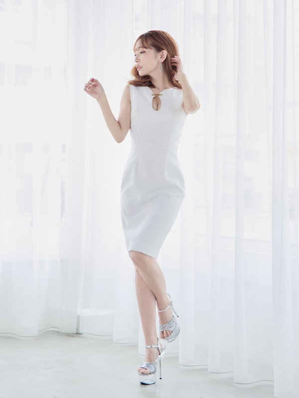 画像4: 【VELIQUE/ヴェリーク】ワンカラー/ チェーンモチーフ/ バックル/ ノースリーブ/ スリット/ タイト/ ひざ丈/ ミディアムドレス/ キャバドレス【HC02】
