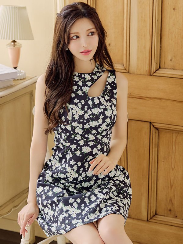 画像3: 【VELIQUE/ヴェリーク】フラワープリント/ カットアウト/ ノースリーブ/ ストレッチ/ フレア/ Aライン/ ワンピース/ ミニドレス/ キャバドレス【HC02】