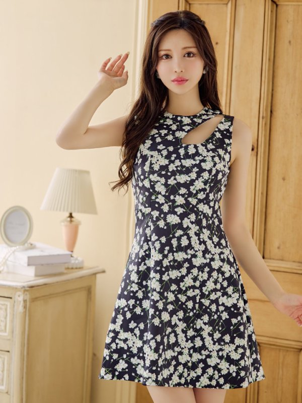画像4: 【VELIQUE/ヴェリーク】フラワープリント/ カットアウト/ ノースリーブ/ ストレッチ/ フレア/ Aライン/ ワンピース/ ミニドレス/ キャバドレス【HC02】