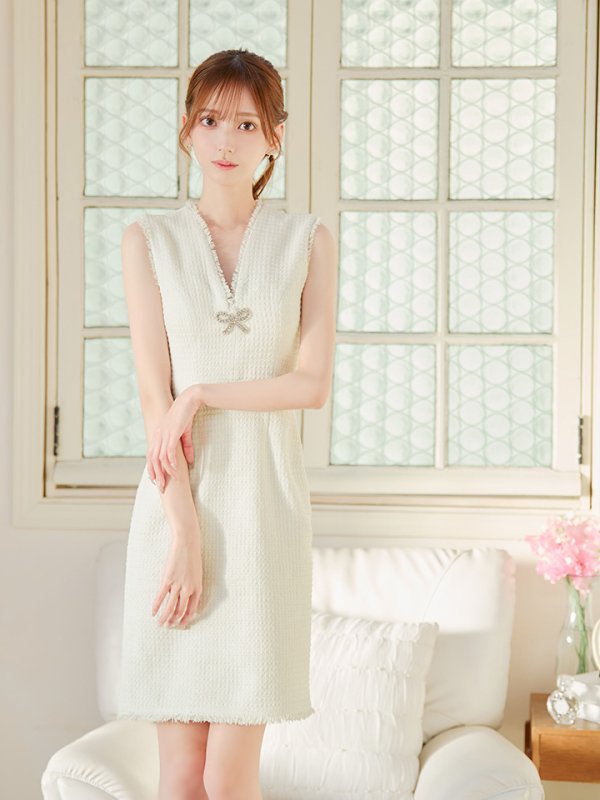 ホワイト モデル:あすか 身長:170cm 着用サイズ:Sサイズ