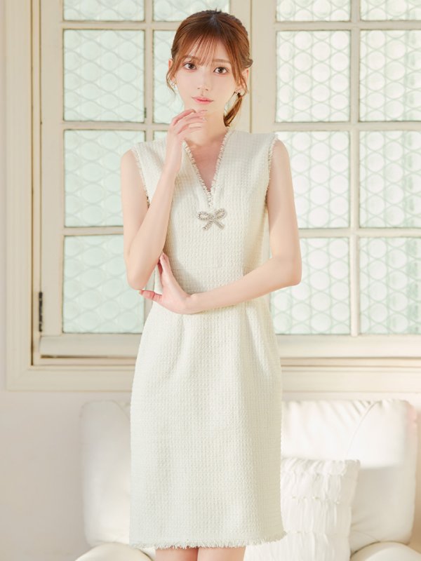 ホワイト モデル:あすか 身長:170cm 着用サイズ:Sサイズ