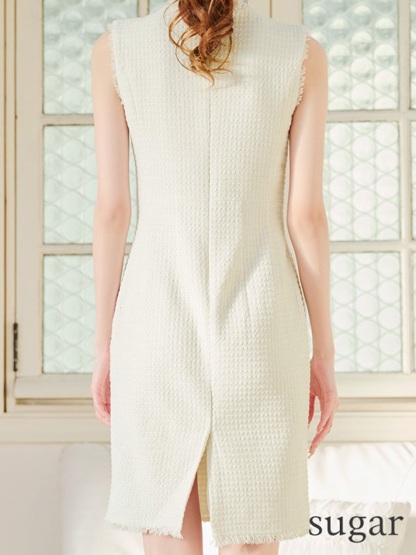 ホワイト モデル:あすか 身長:170cm 着用サイズ:Sサイズ