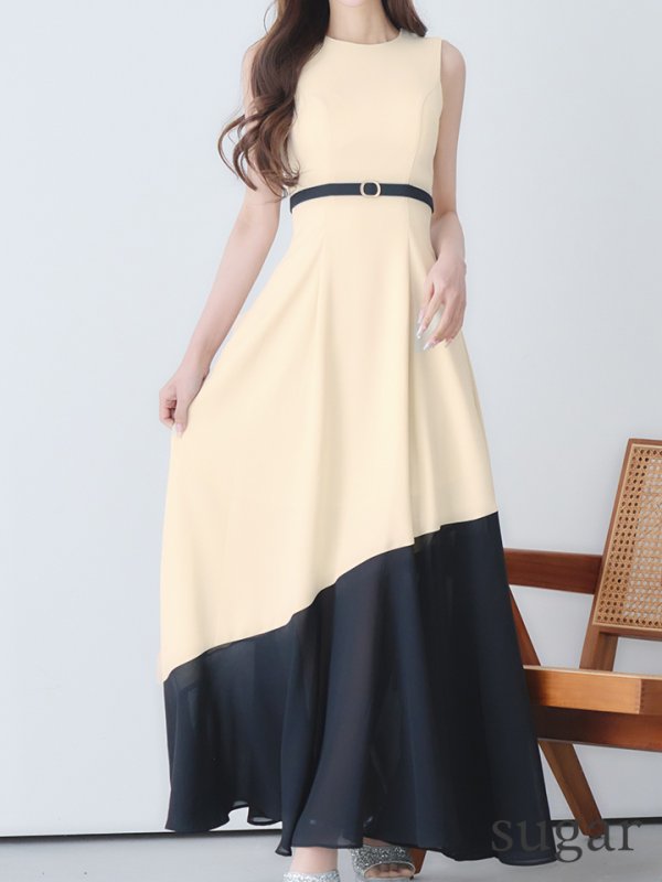 オフホワイトxブラック　モデル：真優川咲　身長：158cm　着用サイズ：Sサイズ