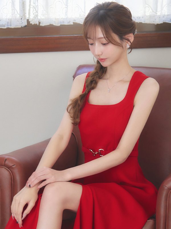 レッド モデル：あすか 身長：170cm 着用サイズ：Sサイズ