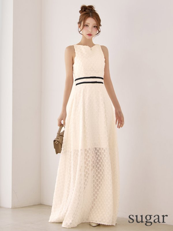 オフベージュ モデル：ももか　身長：156cm　着用サイズ：Sサイズ