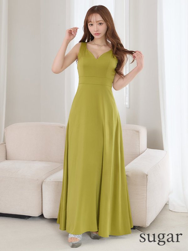 ティーグリーン　モデル：真優川咲　身長：158cm　着用サイズ：Sサイズ