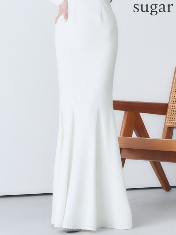 ホワイト　モデル：真優川咲　身長：158cm　着用サイズ：Sサイズ