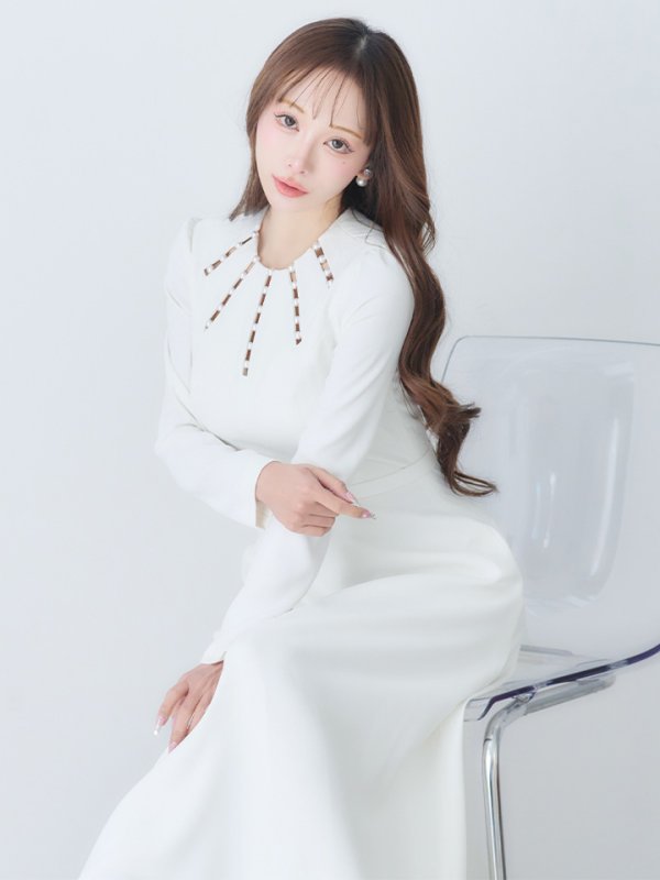 ホワイト　モデル：真優川咲　身長：158cm　着用サイズ：Sサイズ