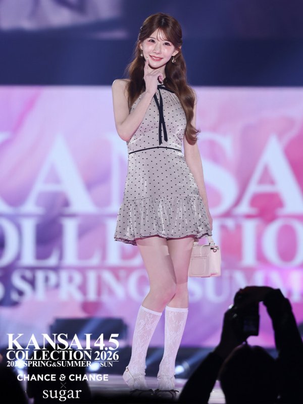 グレージュ　モデル：雨宮らむ　身長：160cm　着用サイズ：Sサイズ