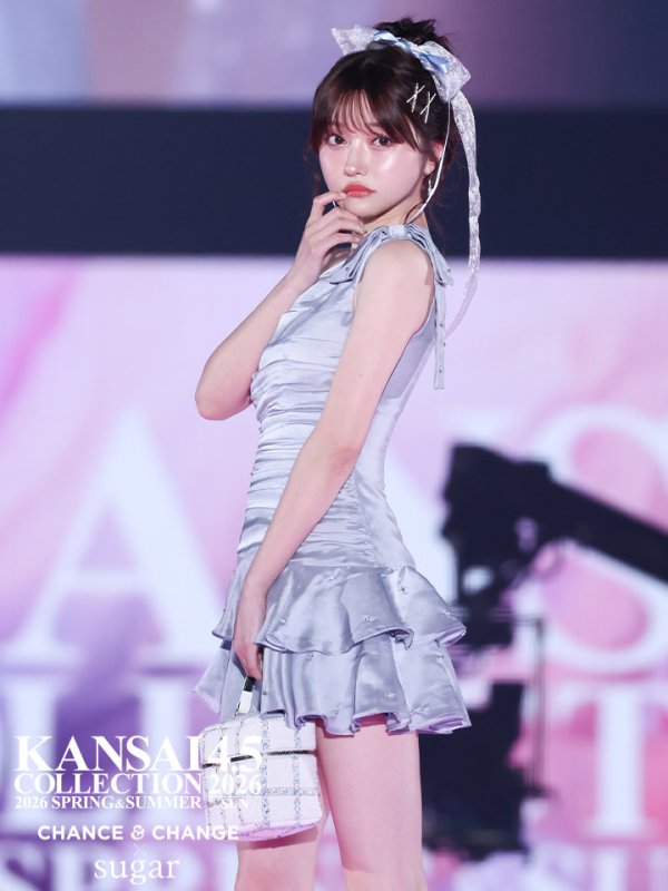 ブルーグレー モデル：羽澄まり　身長：159cm　着用サイズ：Sサイズ