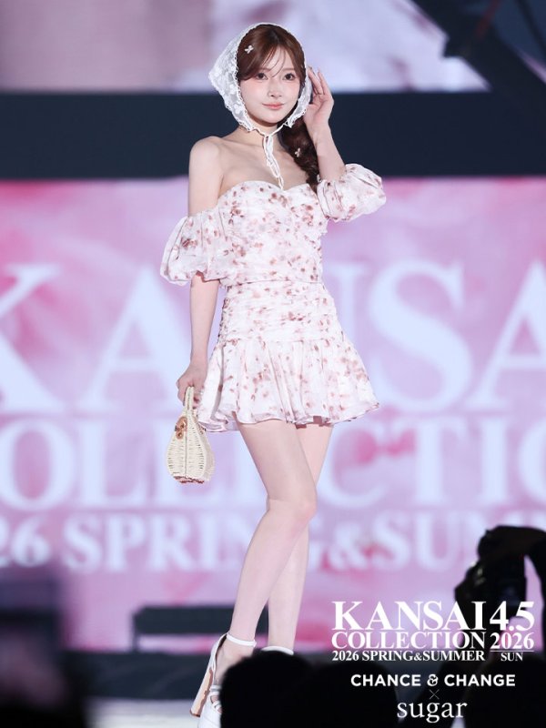 オレンジ　モデル：まみ　身長：161cm　着用サイズ：Sサイズ