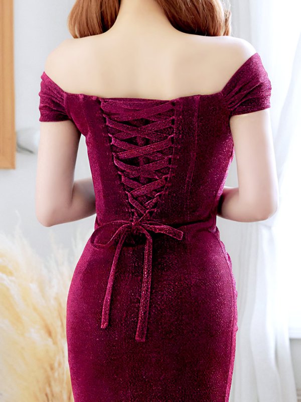 ブラックバーガンディー モデル：真優川咲　身長：158cm　着用サイズ：8号(Sサイズ)