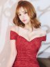 ダークレッド モデル：真優川咲　身長：158cm:8号(Sサイズ)