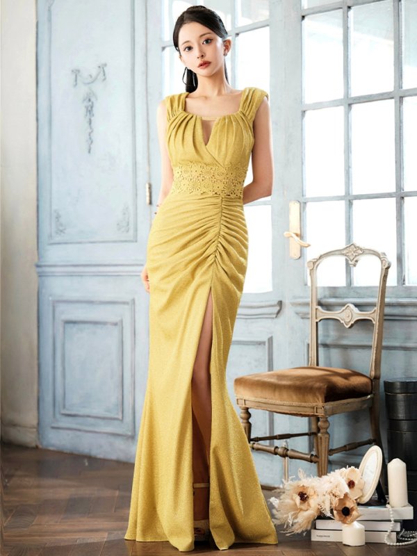 ライトゴールド モデル：まおちゃる　身長：158cm　着用サイズ：8号(Sサイズ)