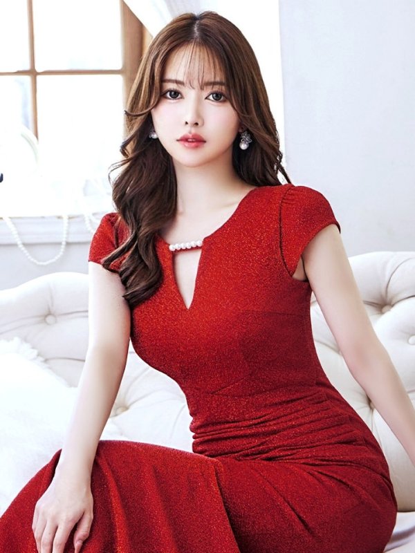 ダークレッド モデル:ゆめ 身長:160cm 着用サイズ:8号(Sサイズ)