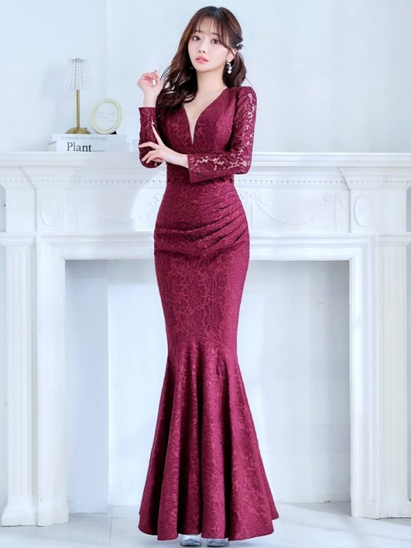 バーガンディ モデル:羽澄まり 身長:158cm 着用サイズ:8号(Sサイズ)