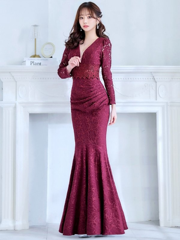 バーガンディ モデル:羽澄まり 身長:158cm 着用サイズ:8号(Sサイズ)