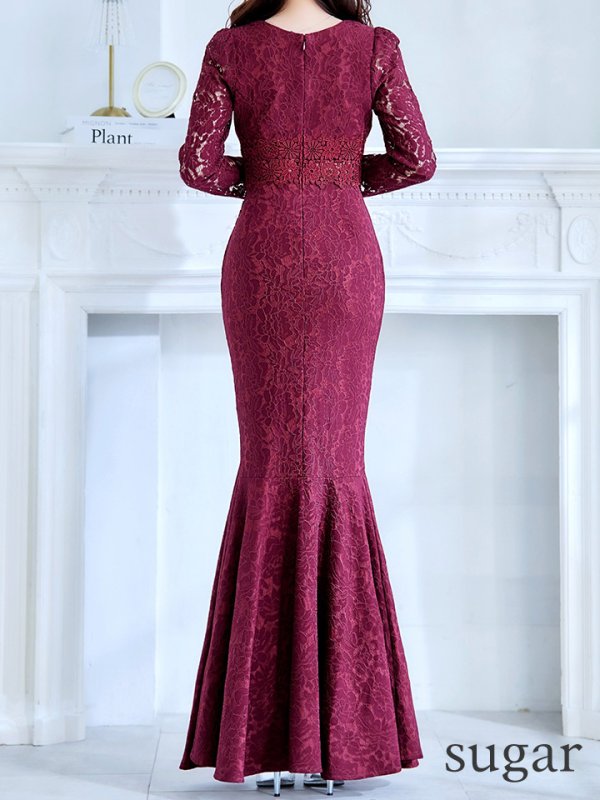 バーガンディ モデル:羽澄まり 身長:158cm 着用サイズ:8号(Sサイズ)