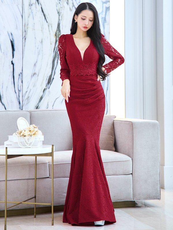 ダークレッド モデル:まおちゃる 身長:158cm 着用サイズ:8号(Sサイズ)