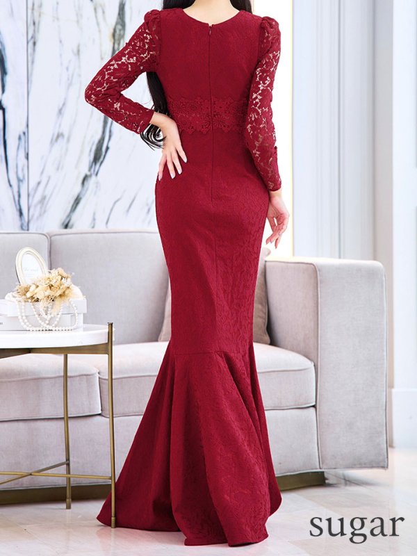 ダークレッド モデル:まおちゃる 身長:158cm 着用サイズ:8号(Sサイズ)