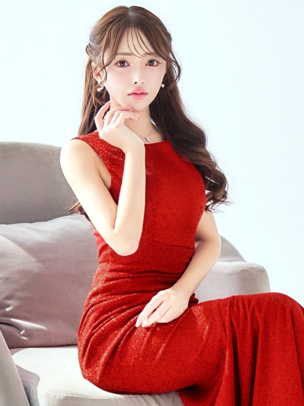 ダークレッド モデル：りな　身長：160cm:8号(Sサイズ)