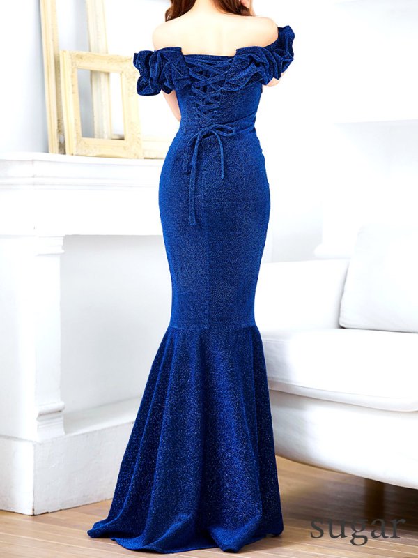 ブラックブルー モデル:真優川咲 身長:158cm:8号(Sサイズ)