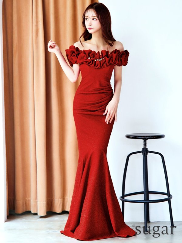 ダークレッド モデル：真優川咲　身長：158cm:8号(Sサイズ)