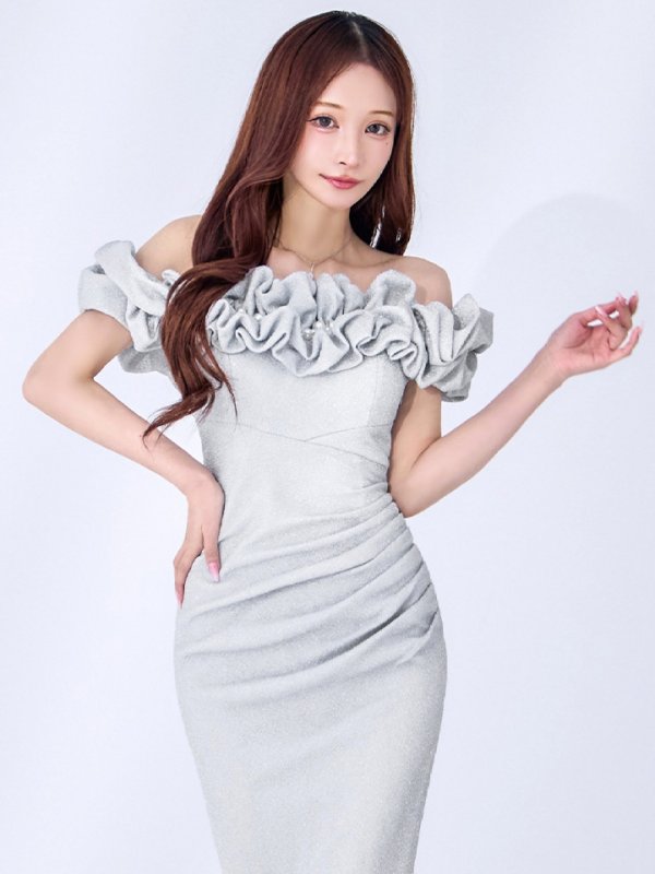 シルバー モデル：真優川咲　身長：158cm:8号(Sサイズ)