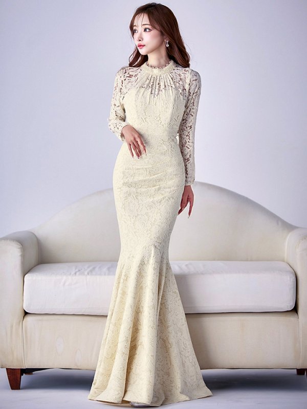 ライトベージュ　モデル：真優川咲　身長：158cm　着用サイズ:Sサイズ